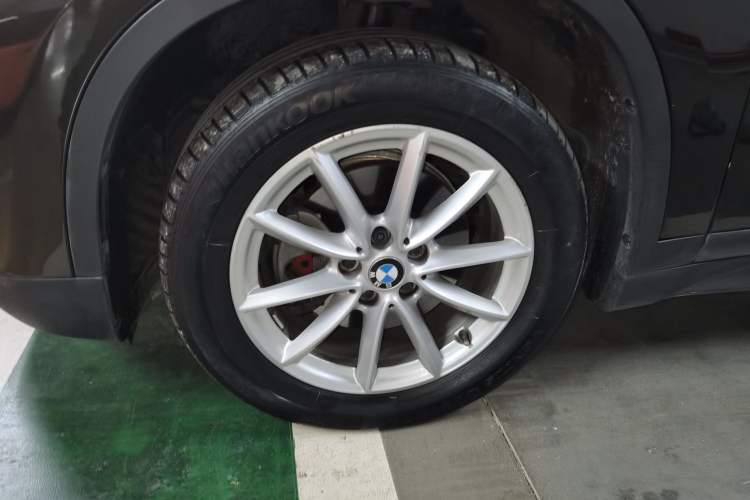 Used BMW X1 2016 sDrive18Li Fashion Model Left Front Wheel Hub