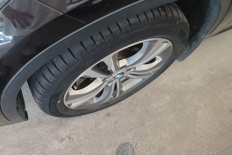 Used BMW X1 2016 xDrive20Li Luxury Model Left Front Wheel Hub