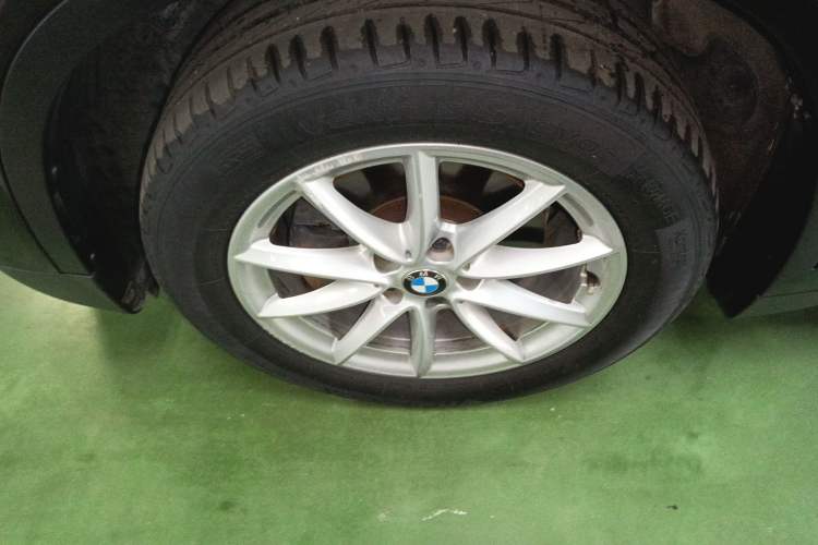 Used BMW X1 2016 sDrive18Li Fashion Model Left Front Wheel Hub