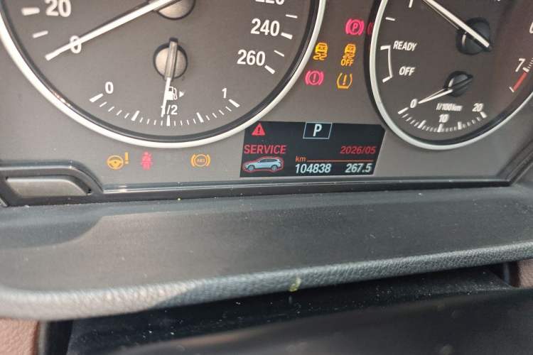 Used BMW X1 2016 sDrive20Li Luxury Model Odometer Close Up