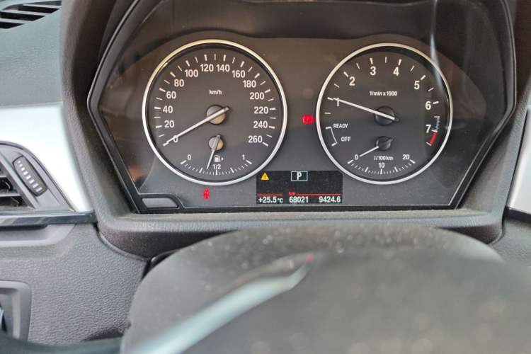 Used BMW X1 2016 sDrive18Li Fashion Model Odometer Close Up