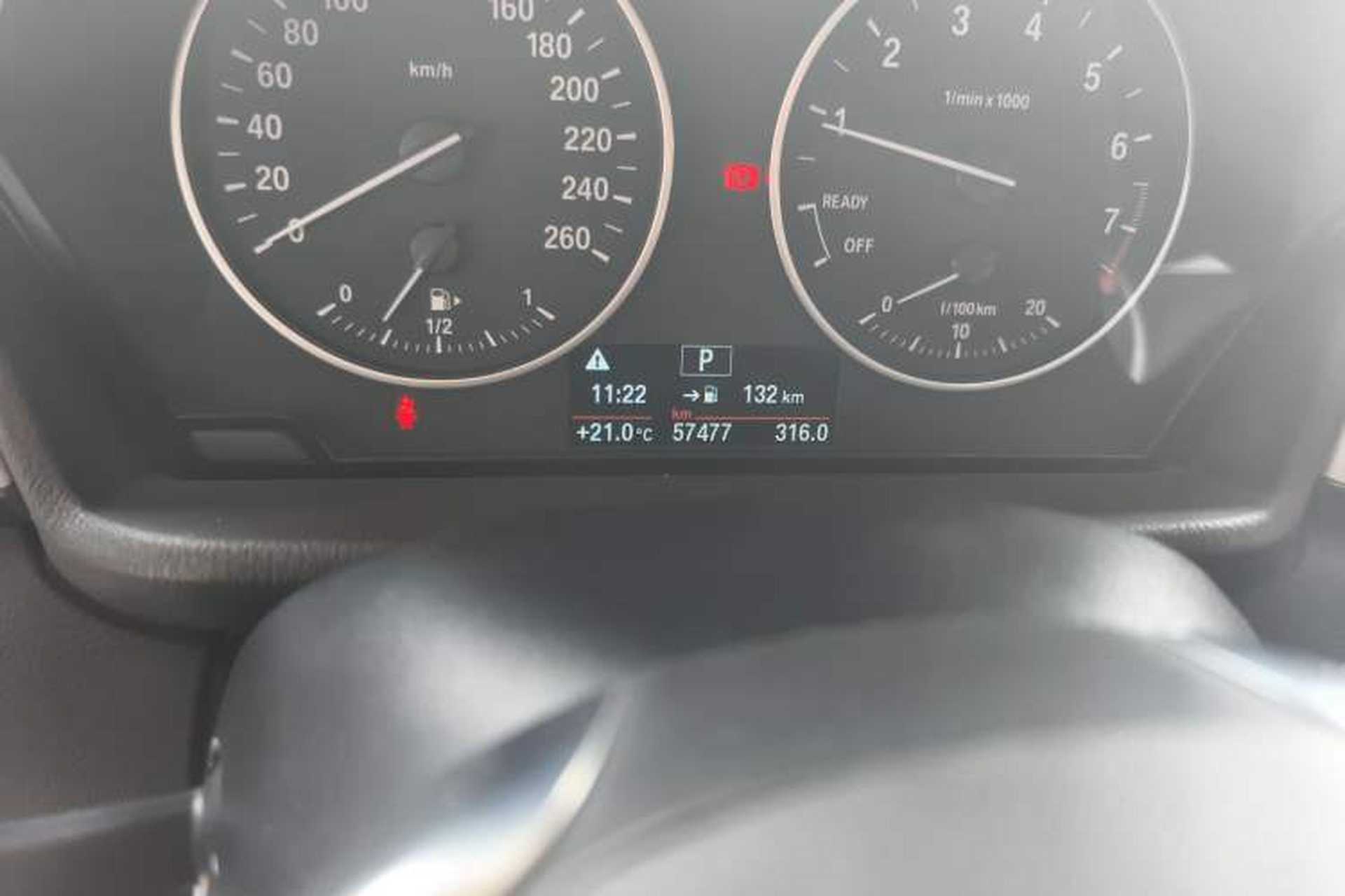 Used BMW X1 2016 sDrive18Li Fashion Model Odometer Close Up