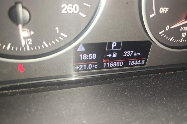 Used BMW X1 2016 sDrive18Li Fashion Model Odometer Close Up