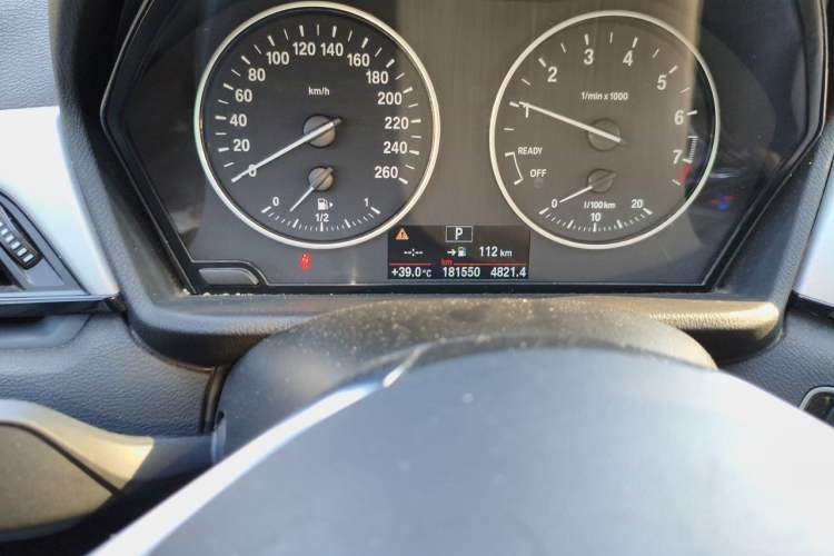 Used BMW X1 2016 sDrive18Li Fashion Model Odometer Close Up