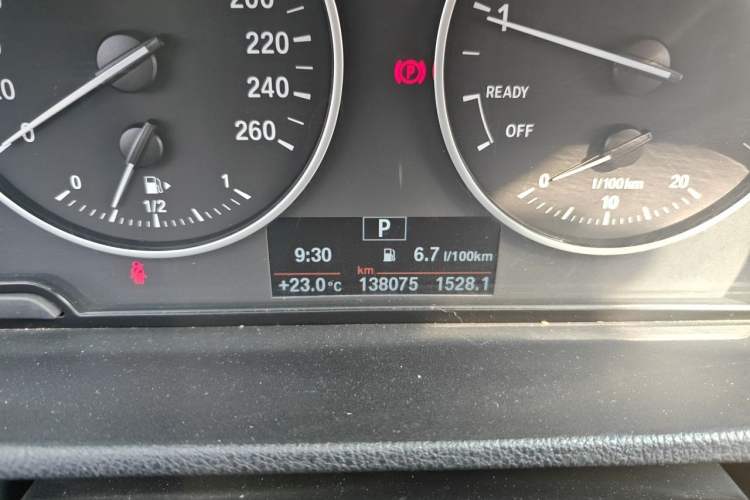 Used BMW X1 2016 sDrive18Li Luxury Model Odometer Close Up