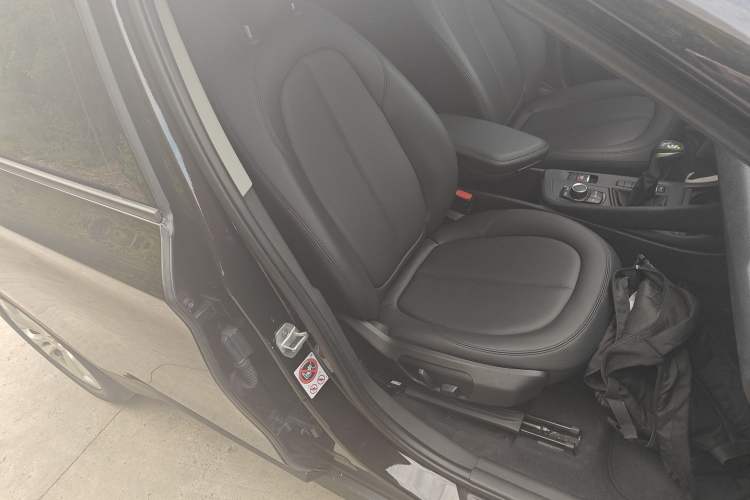Used BMW X1 2016 sDrive18Li Premium Edition Right Front Seat