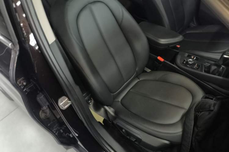 Used BMW X1 2016 sDrive18Li Premium Edition Right Front Seat