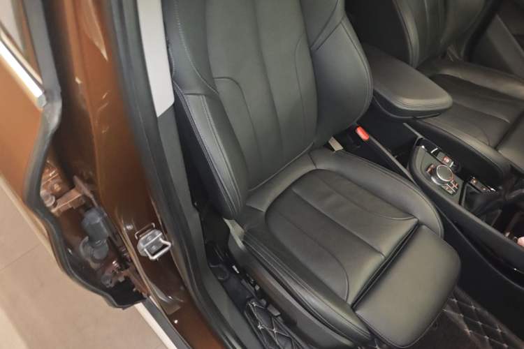 Used BMW X1 2016 xDrive20Li Luxury Model Right Front Seat