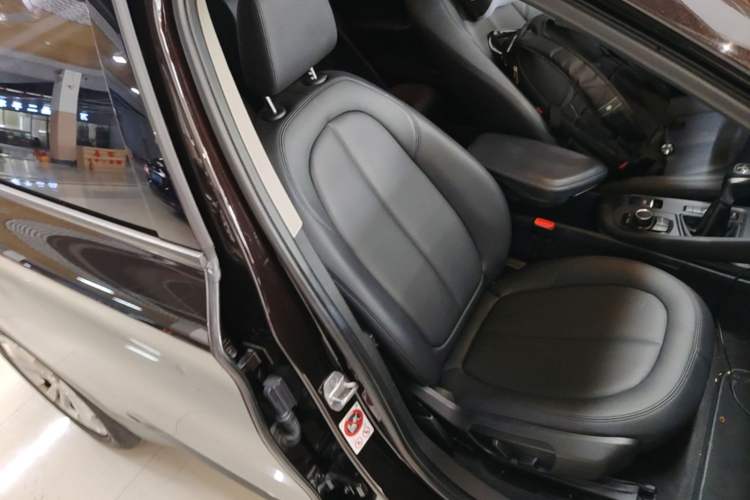 Used BMW X1 2016 sDrive18Li Premium Edition Right Front Seat