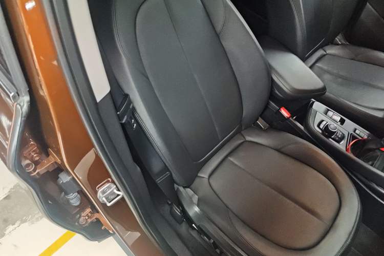 Used BMW X1 2016 sDrive18Li Premium Edition Right Front Seat
