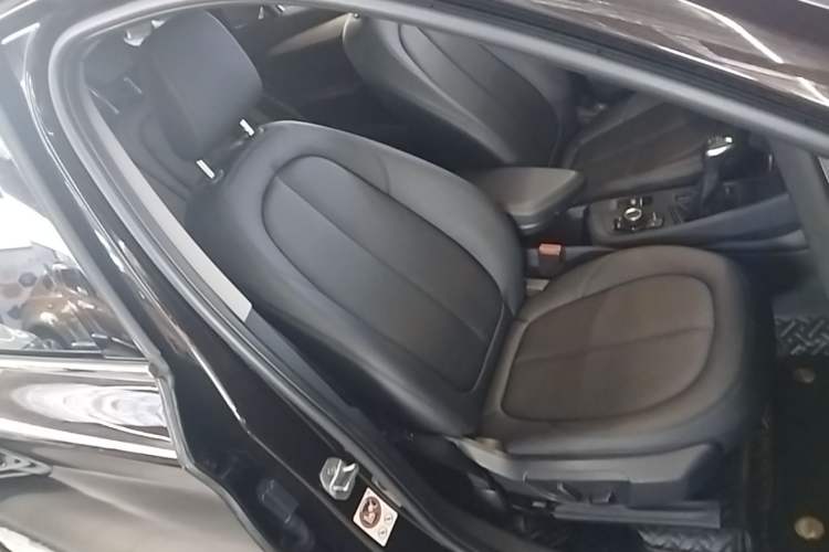 Used BMW X1 2016 sDrive18Li Premium Edition Right Front Seat