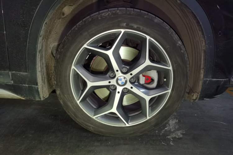 Used BMW X1 2016 sDrive20Li Luxury Model Right Front Wheel Hub