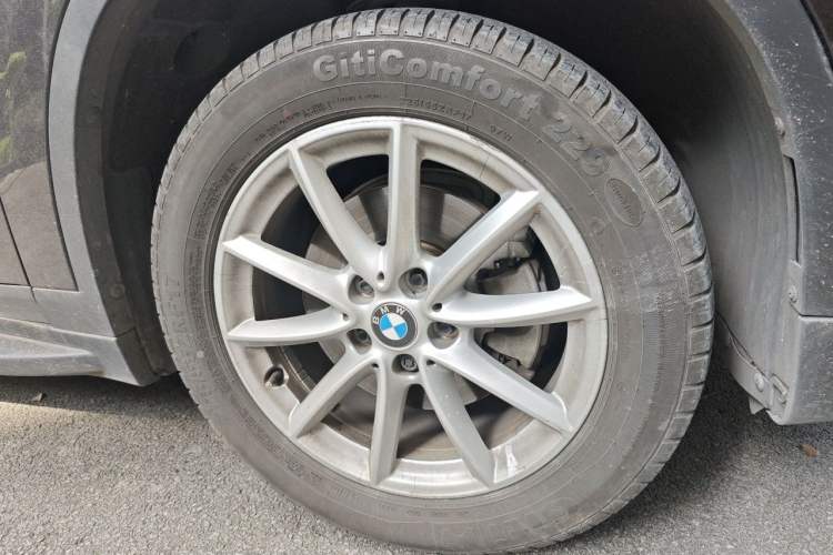 Used BMW X1 2016 sDrive18Li Fashion Model Right Front Wheel Hub