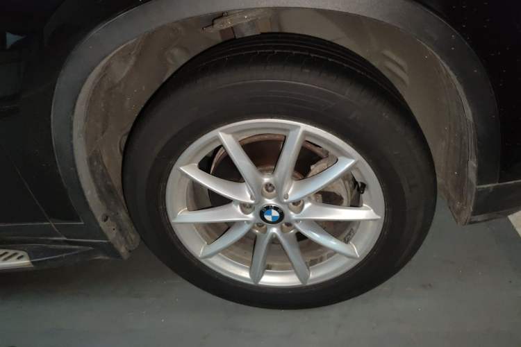 Used BMW X1 2016 sDrive18Li Fashion Model Right Front Wheel Hub