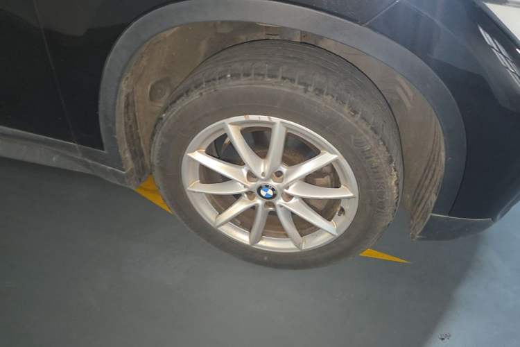 Used BMW X1 2016 sDrive18Li Fashion Model Right Front Wheel Hub