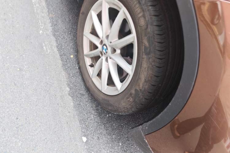 Used BMW X1 2016 sDrive18Li Fashion Model Right Front Wheel Hub