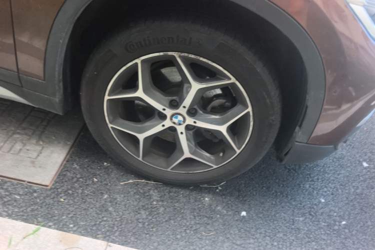 Used BMW X1 2016 xDrive25Li Luxury Model Right Front Wheel Hub