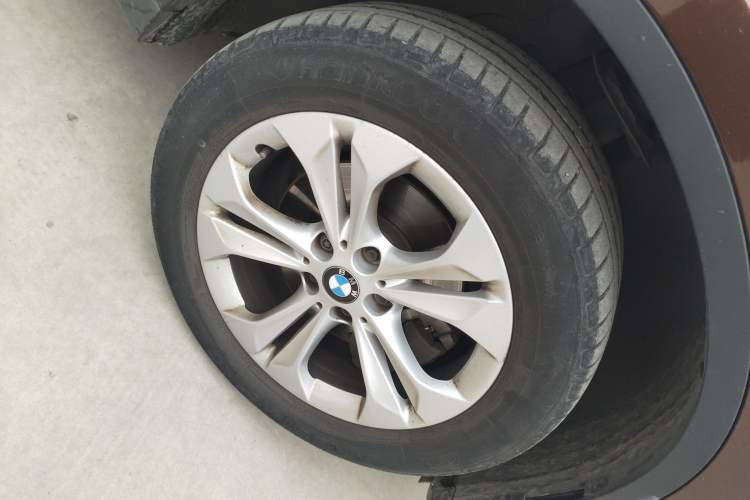 Used BMW X1 2016 sDrive18Li Premium Edition Right Front Wheel Hub