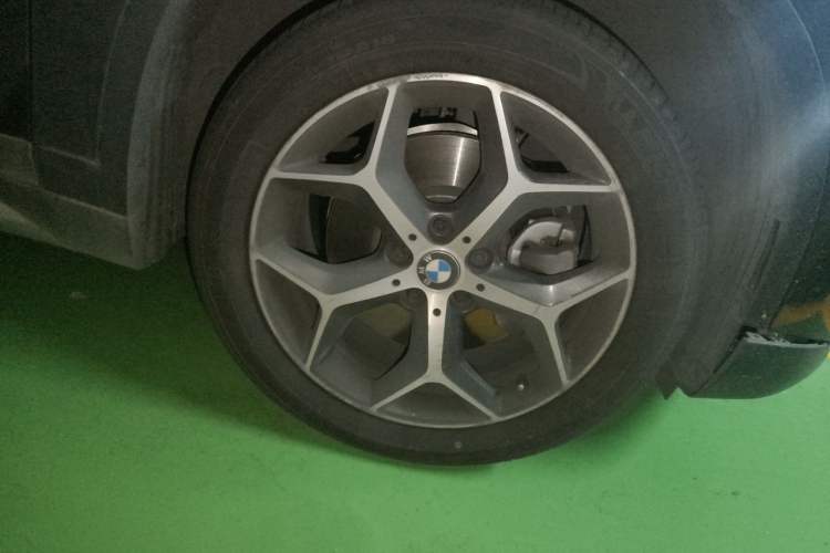 Used BMW X1 2016 sDrive20Li Luxury Model Right Front Wheel Hub