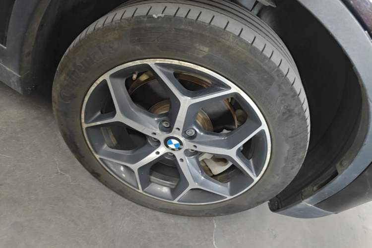 Used BMW X1 2016 sDrive20Li Luxury Model Right Front Wheel Hub