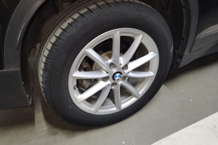 Used BMW X1 2016 sDrive18Li Fashion Model Right Rear Wheel Hub