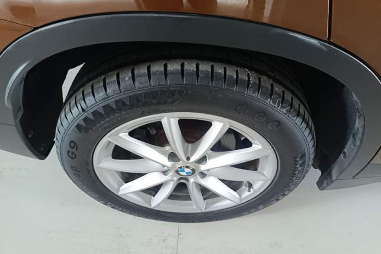 Used BMW X1 2016 sDrive18Li Fashion Model Right Rear Wheel Hub