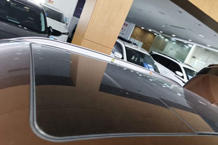 Used BMW X1 2016 sDrive18Li Luxury Model Roof
