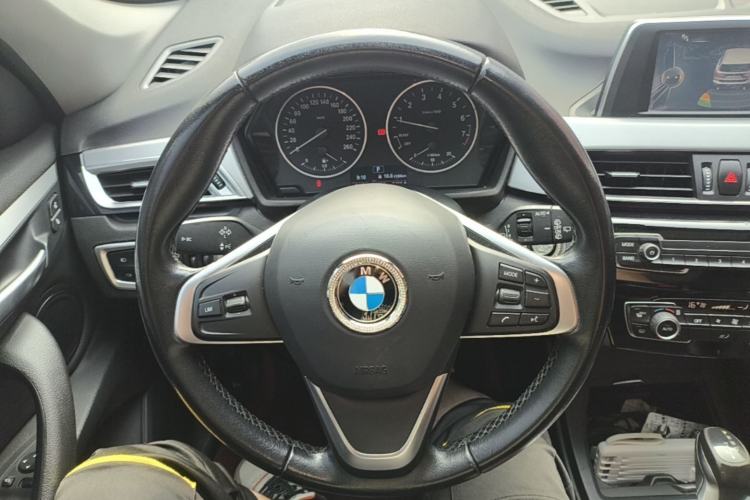 Used BMW X1 2016 sDrive18Li Fashion Model Steering Wheel