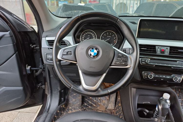Used BMW X1 2016 sDrive18Li Fashion Model Steering Wheel