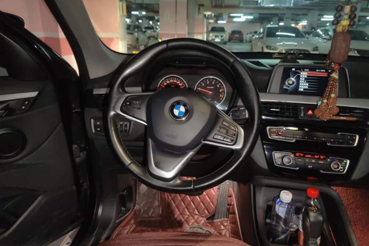 Used BMW X1 2016 sDrive18Li Fashion Model Steering Wheel