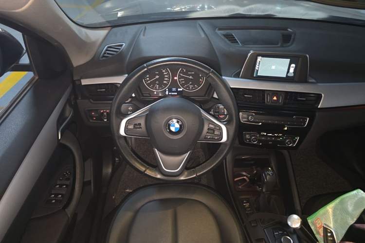 Used BMW X1 2016 sDrive18Li Fashion Model Steering Wheel