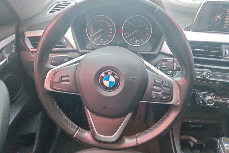 Used BMW X1 2016 sDrive18Li Fashion Model Steering Wheel