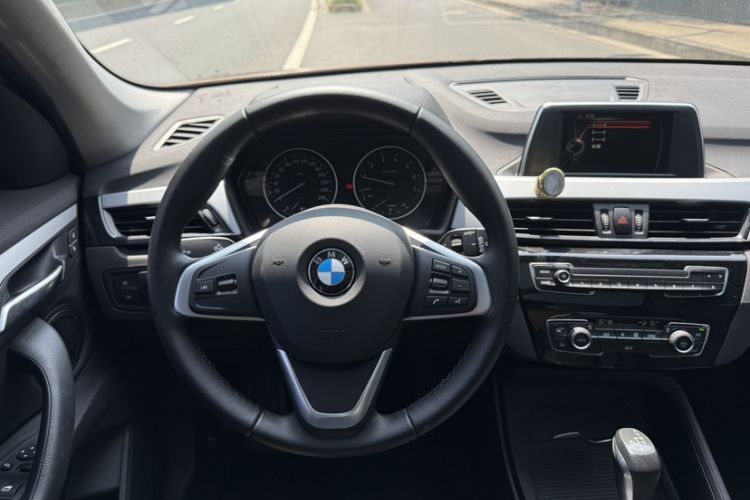 Used BMW X1 2016 sDrive18Li Fashion Model Steering Wheel
