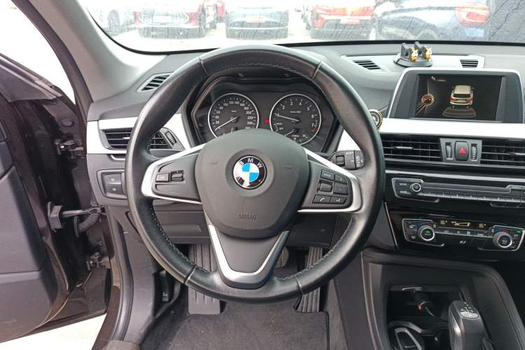 Used BMW X1 2016 sDrive18Li Fashion Model Steering Wheel