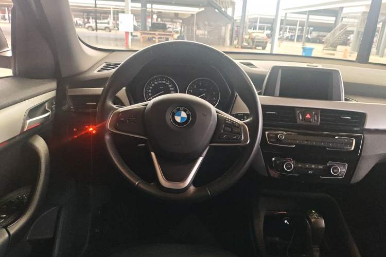 Used BMW X1 2016 sDrive18Li Fashion Model Steering Wheel