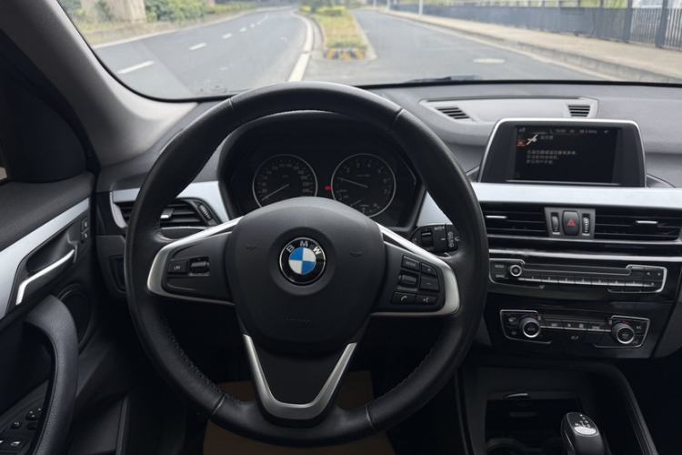 Used BMW X1 2016 sDrive18Li Fashion Model Steering Wheel