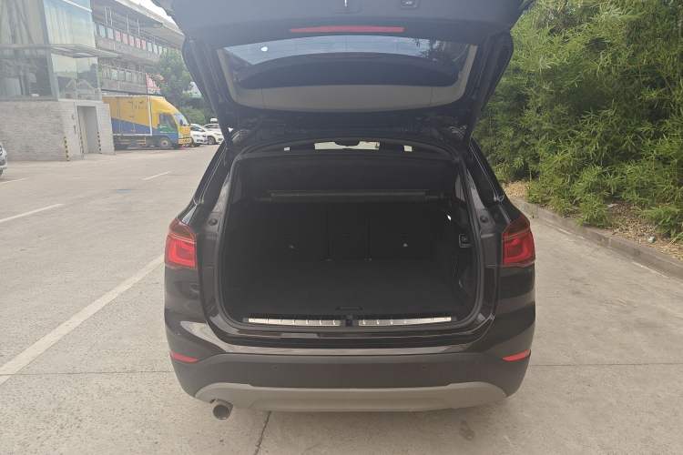 Used BMW X1 2016 sDrive18Li Premium Edition Trunk