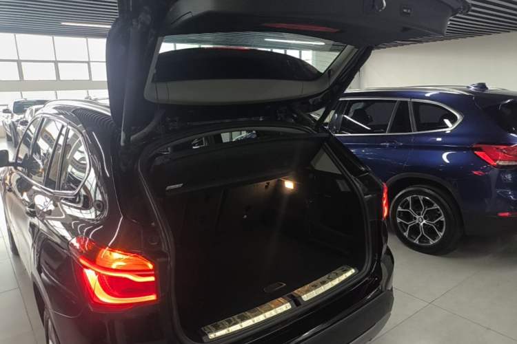 Used BMW X1 2016 sDrive18Li Premium Edition Trunk
