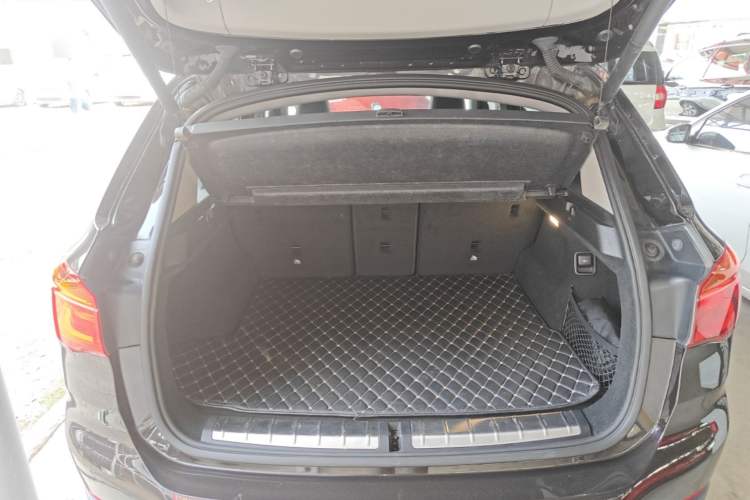 Used BMW X1 2016 sDrive18Li Premium Edition Trunk
