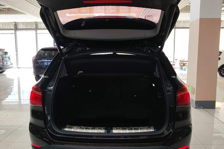 Used BMW X1 2016 sDrive18Li Premium Edition Trunk