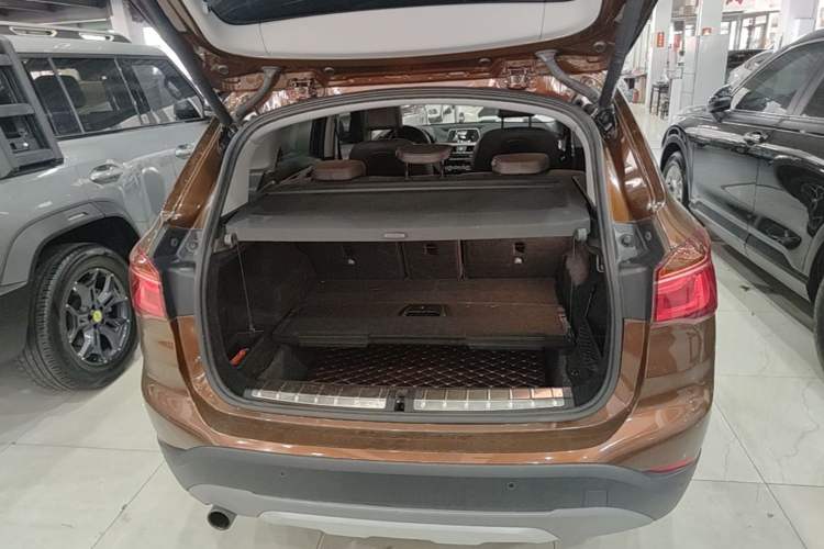 Used BMW X1 2016 sDrive18Li Luxury Model Trunk
