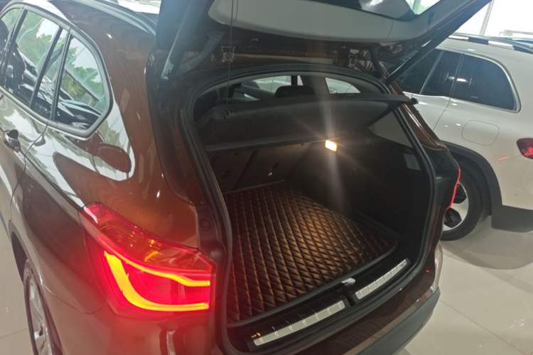 Used BMW X1 2016 sDrive18Li Premium Edition Trunk