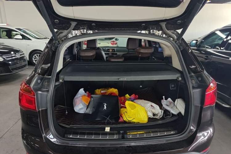 Used BMW X1 2016 sDrive20Li Luxury Model Trunk