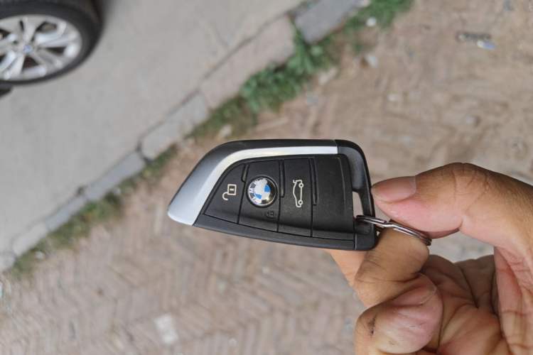 Used BMW X1 2016 sDrive18Li Premium Edition Vehicle Key