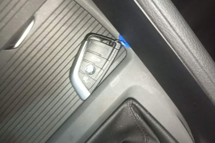 Used BMW X1 2016 sDrive18Li Premium Edition Vehicle Key