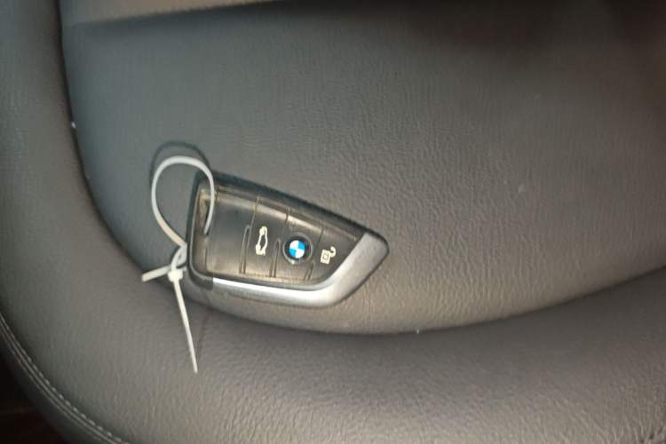 Used BMW X1 2016 sDrive18Li Premium Edition Vehicle Key