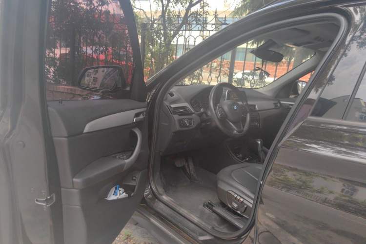 Used BMW X1 2016 sDrive18Li Premium Edition Driver Seat