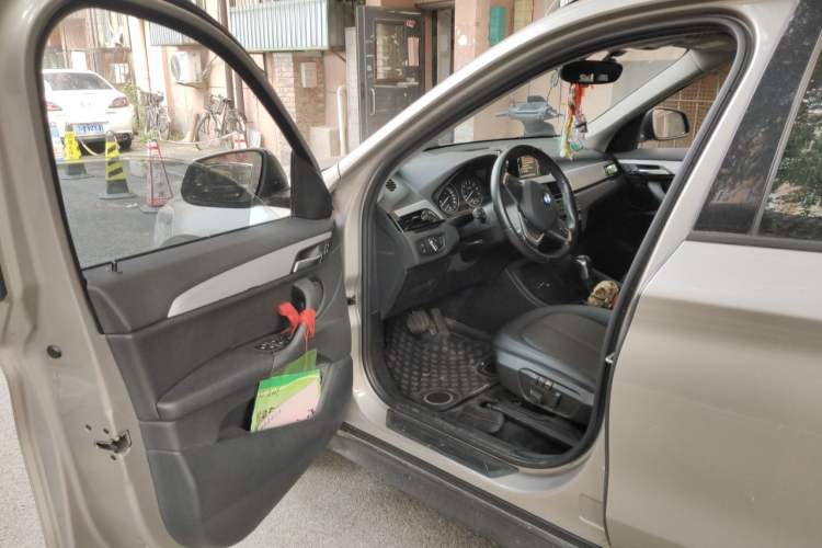 Used BMW X1 2016 sDrive18Li Premium Edition Driver Seat