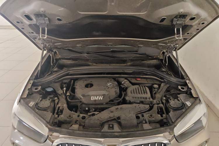 Used BMW X1 2016 sDrive18Li Fashion Model Engine Bay
