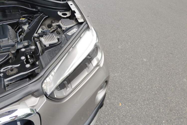 Used BMW X1 2016 sDrive18Li Premium Edition Engine Bay Left